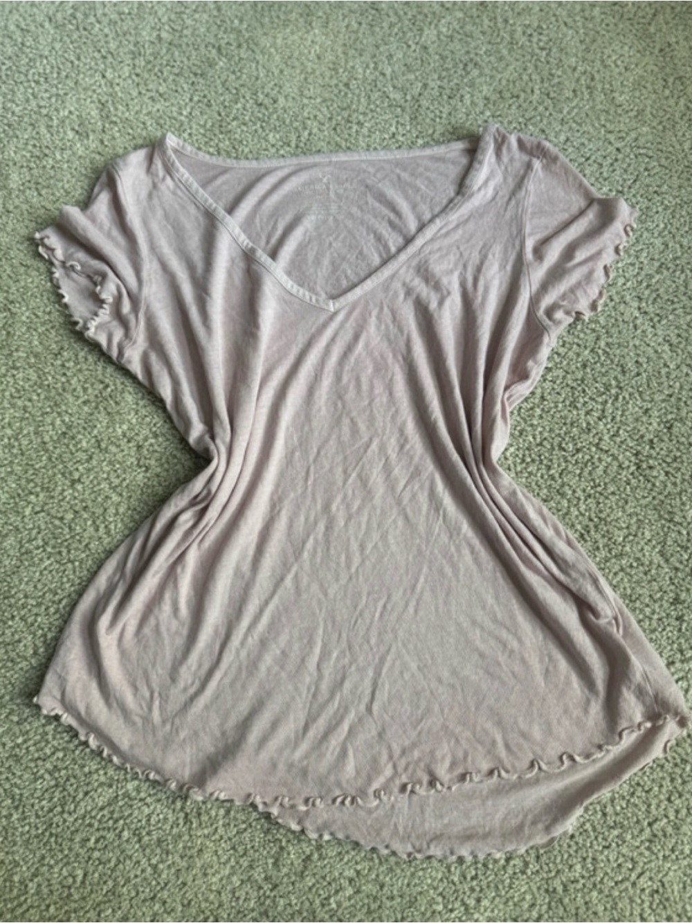 American Eagle Outfitters Light Mauve V-Neck Ruffle Trim Tee blouse y2k